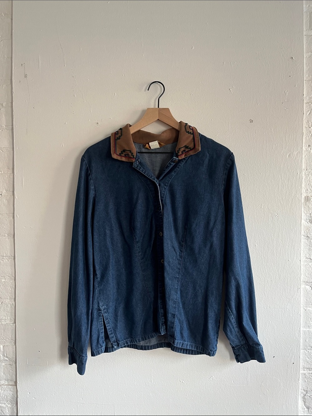 Sharon Young Navy Button-Down Shirt with Brown Accent Collar
